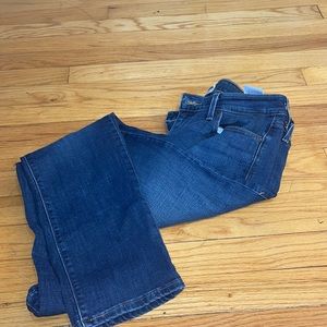 Levi Mid Rise Jeans